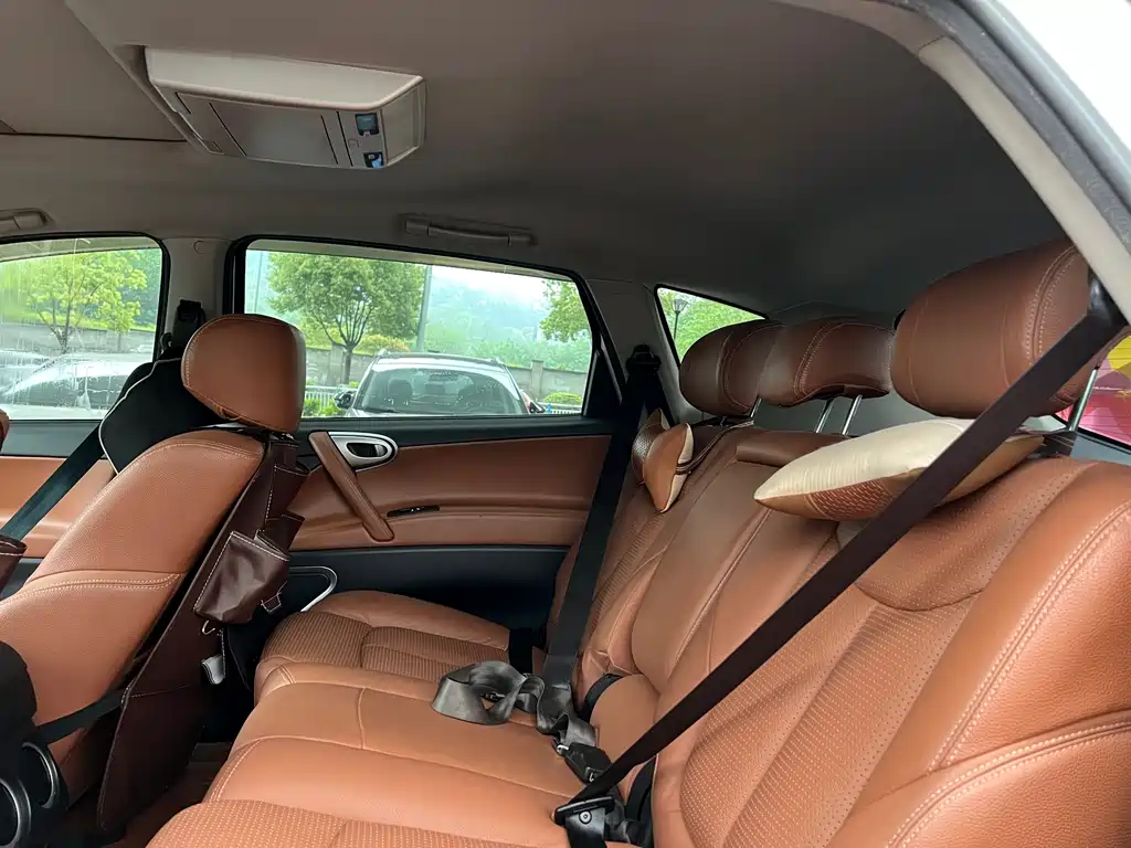 Luxgen Big 7 SUV 2014 — фото 12