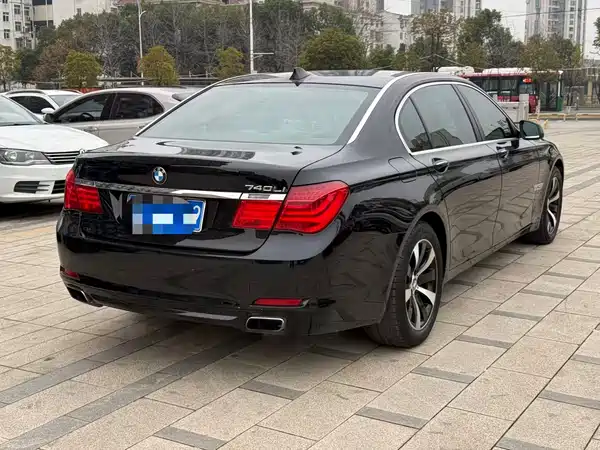 BMW 7 Series 2011