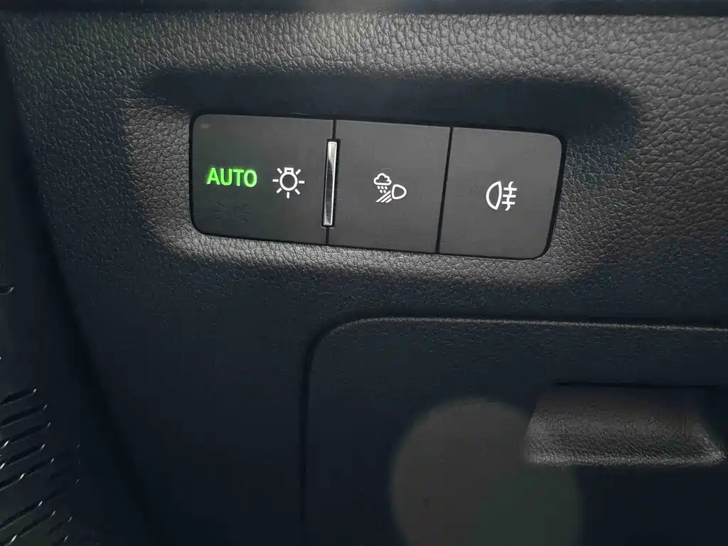 Skoda Octavia 2022 — фото 21