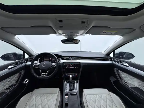 Volkswagen Magotan 2024