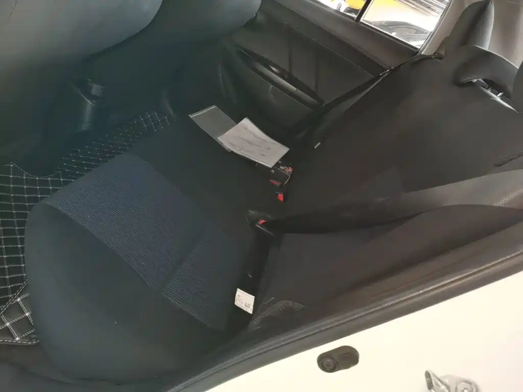 Toyota Yaris L 2019 — фото 17