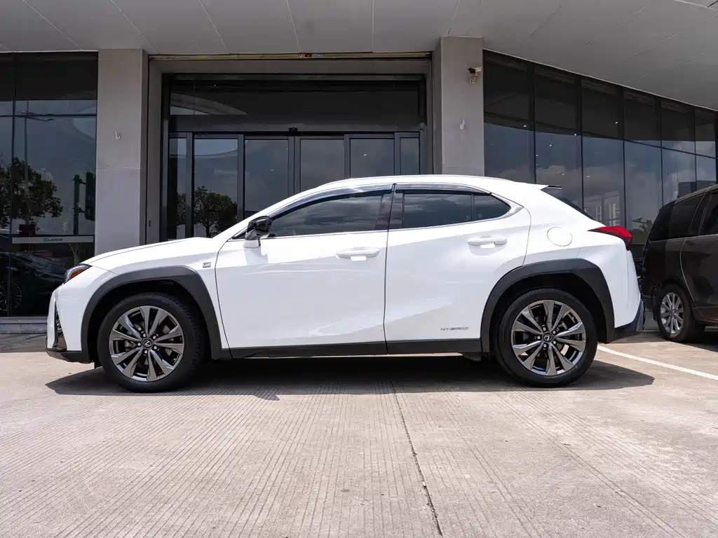 Lexus UX 2020 — фото 4