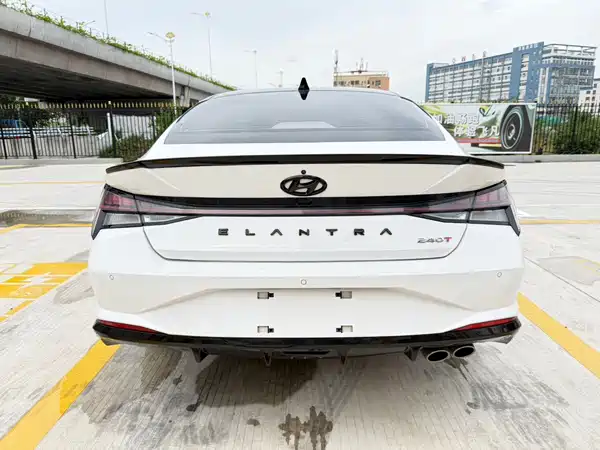 Hyundai Elantra 2022