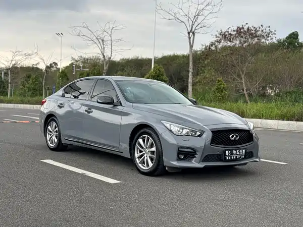 Infiniti Q50L 2015