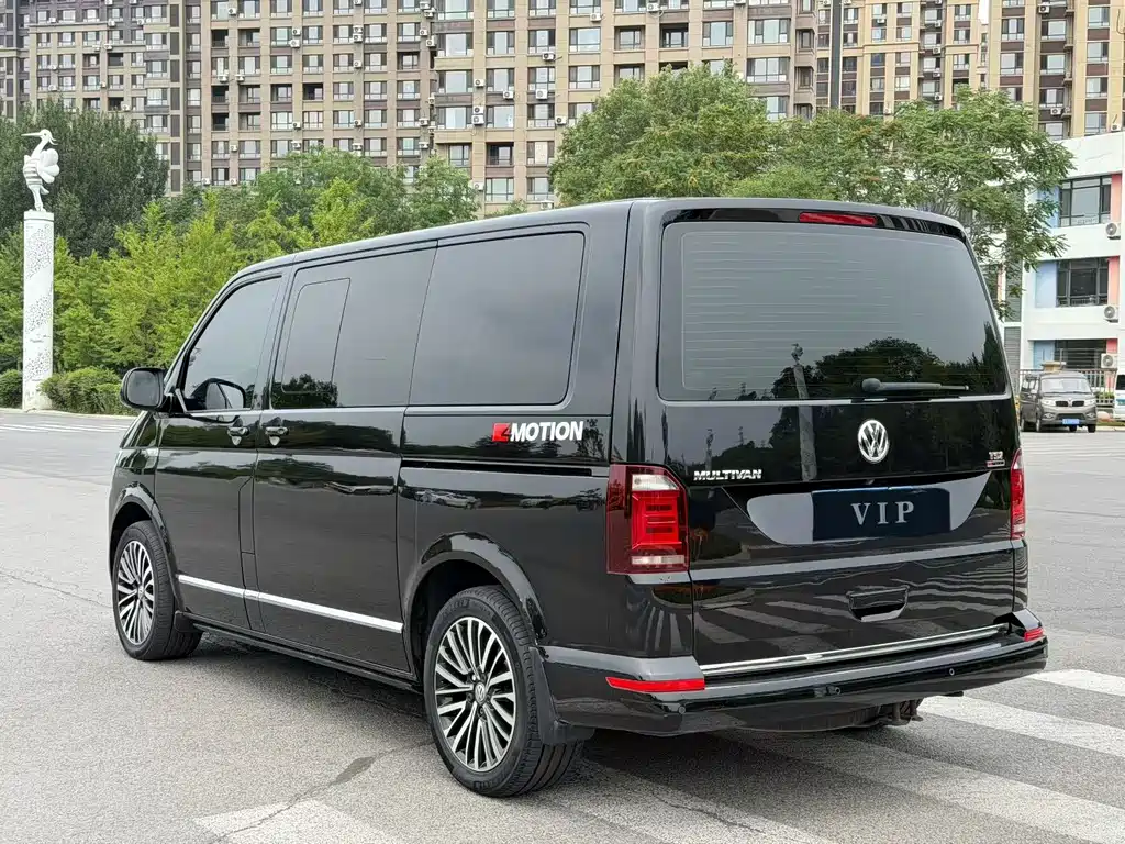Volkswagen Multivan 2018 — фото 7