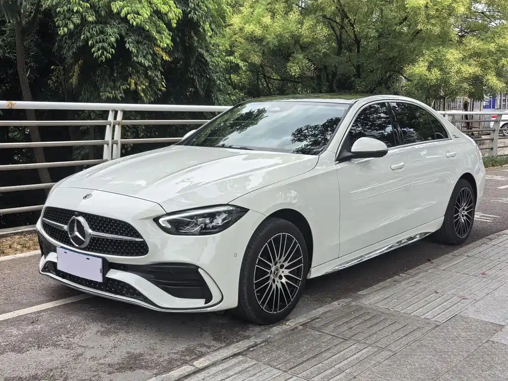 Mercedes-Benz C-Class 2024