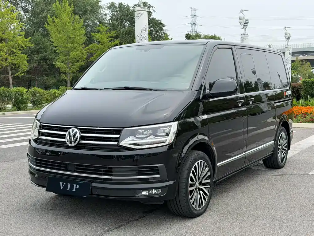 Volkswagen Multivan 2018 — фото 1