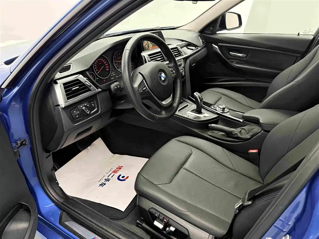 BMW 3 Series 2017 — фото 12