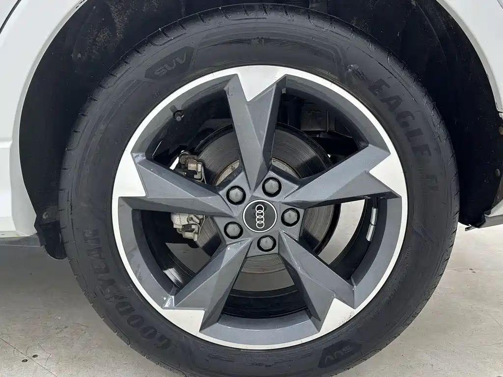 Audi Q3 2023 — фото 17