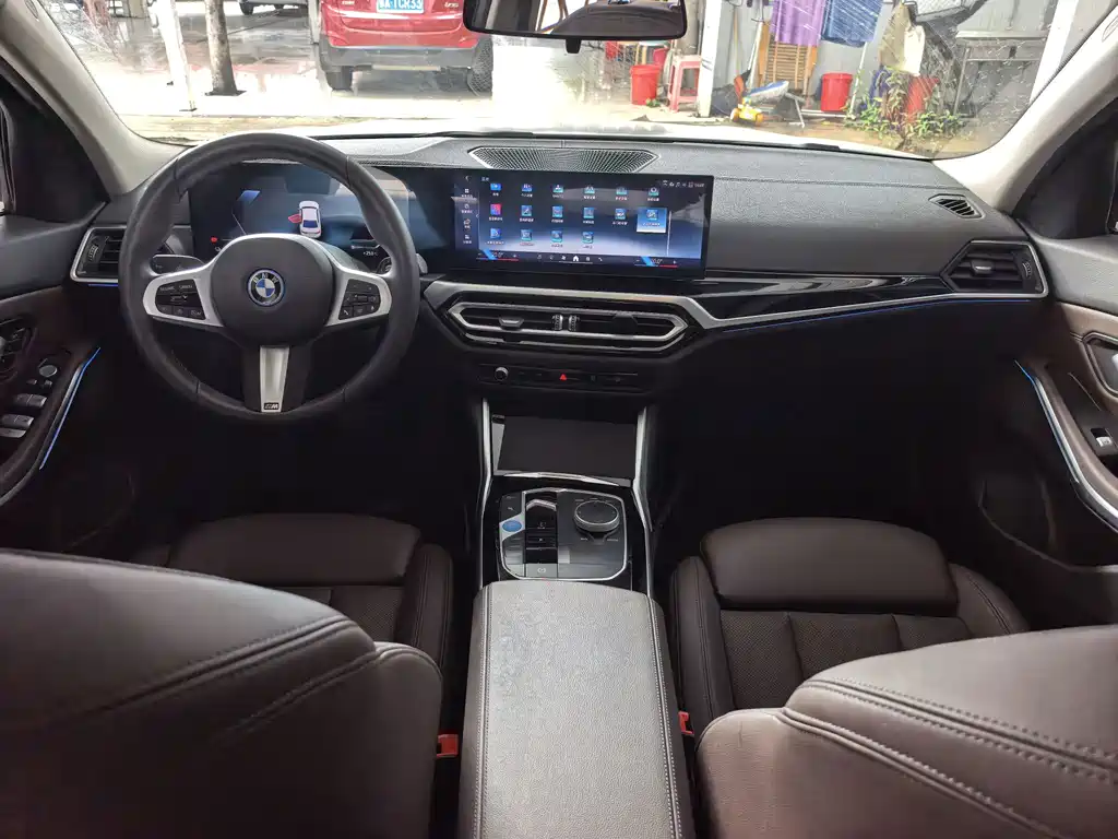 BMW i3 2024 — фото 13