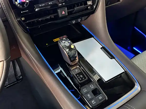 Toyota Alphard 2025