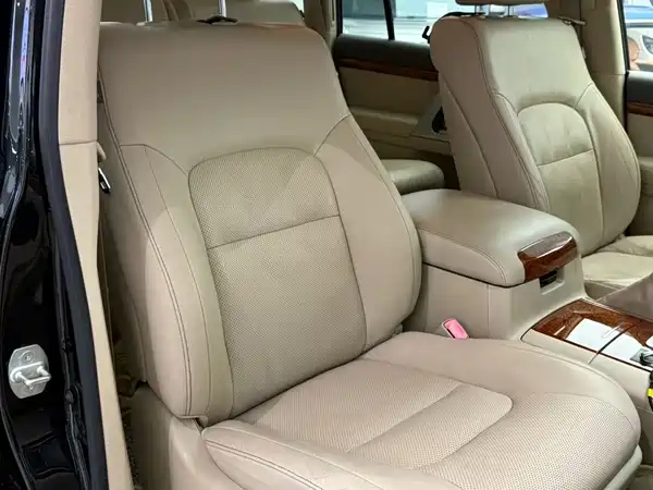 Toyota Land Cruiser 2012