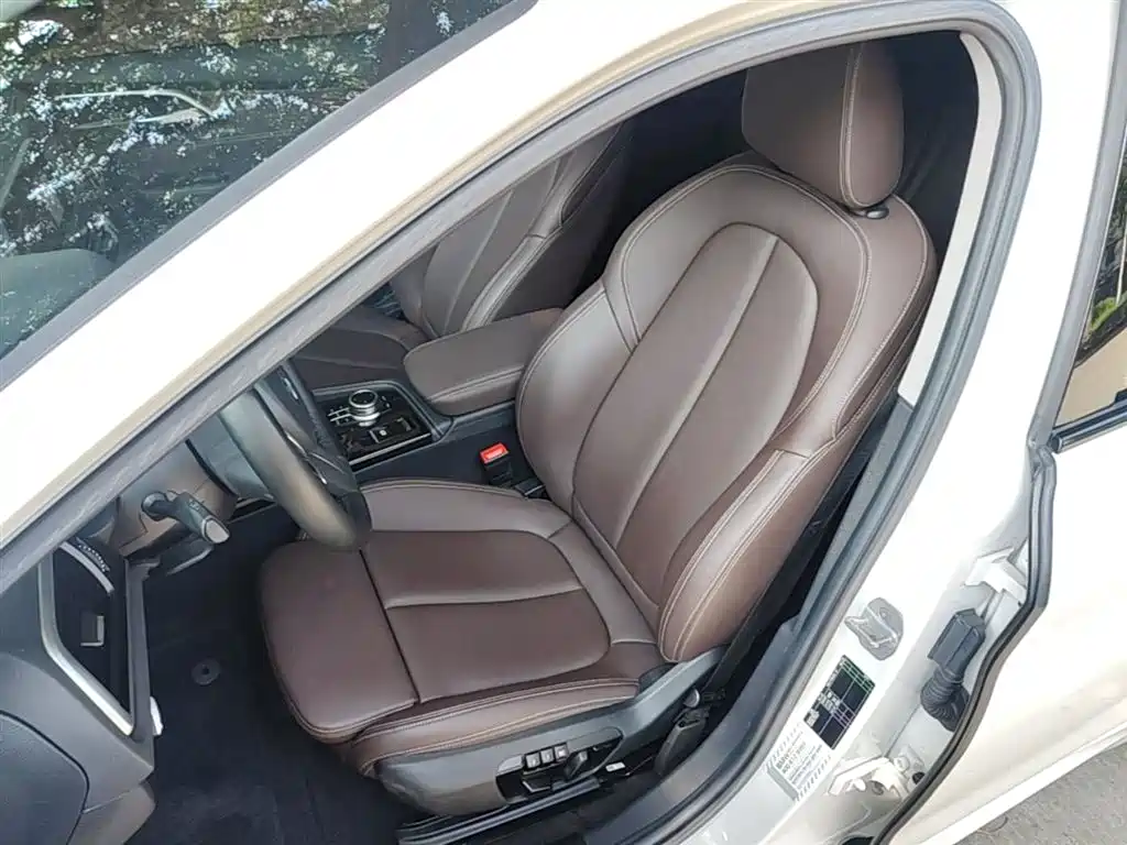 BMW 1 Series 2019 — фото 15