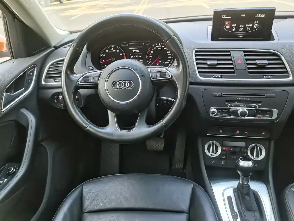 Audi Q3 2015 — фото 13