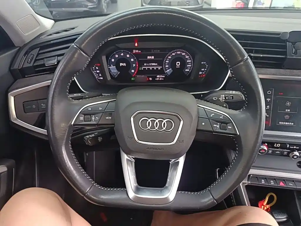 Audi Q3 2020 — фото 11