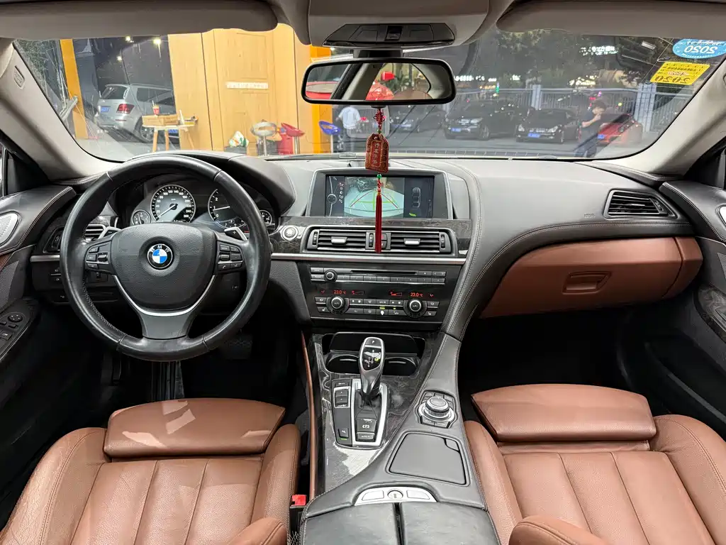 BMW 6 Series 2012 — фото 19