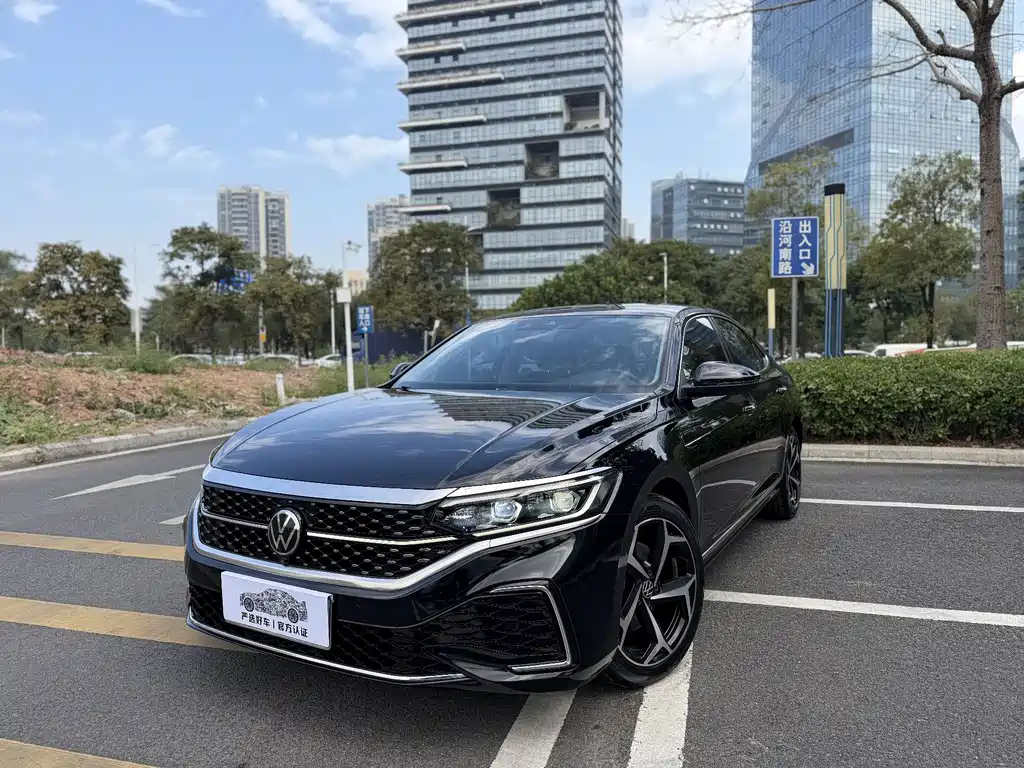 Volkswagen Passat 2023