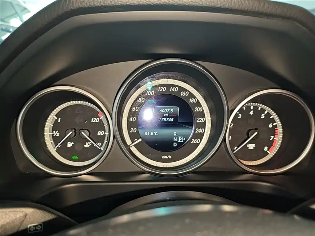 Mercedes-Benz E-Class 2015 — фото 12