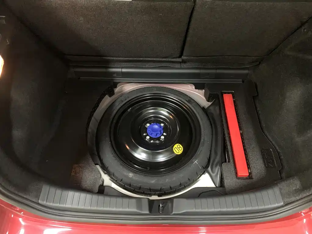 Toyota Yaris L 2022 — фото 11