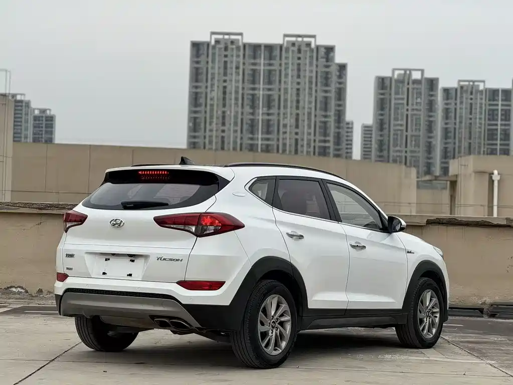 Hyundai Tucson 2018 — фото 9