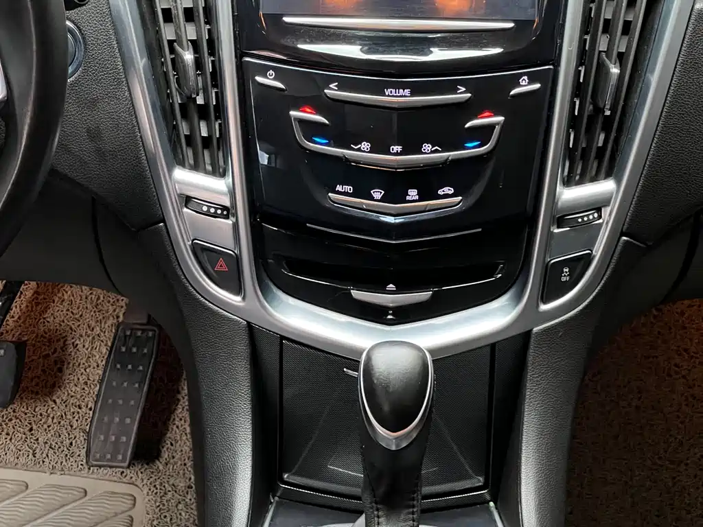 Cadillac SRX 2015 — фото 6