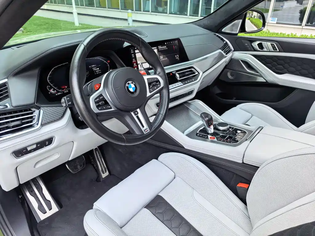 BMW X6 M 2022 — фото 10
