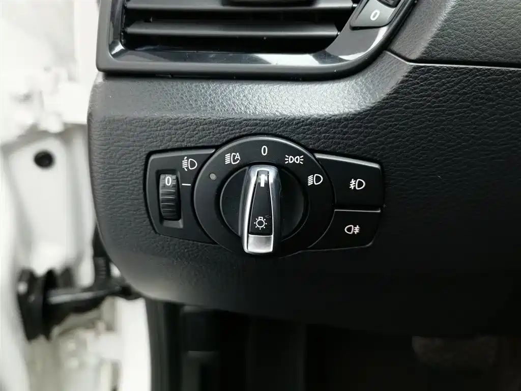 BMW X1 2015 — фото 21