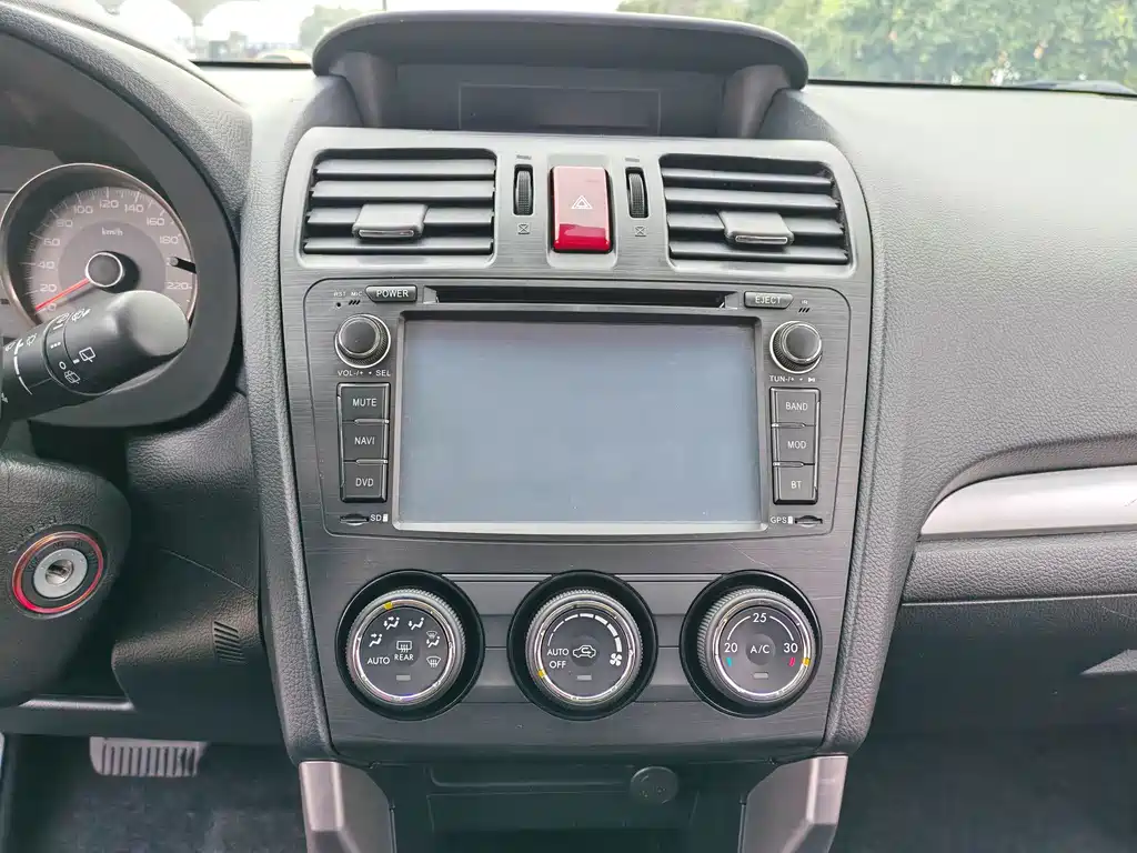 Subaru Forester 2014 — фото 17