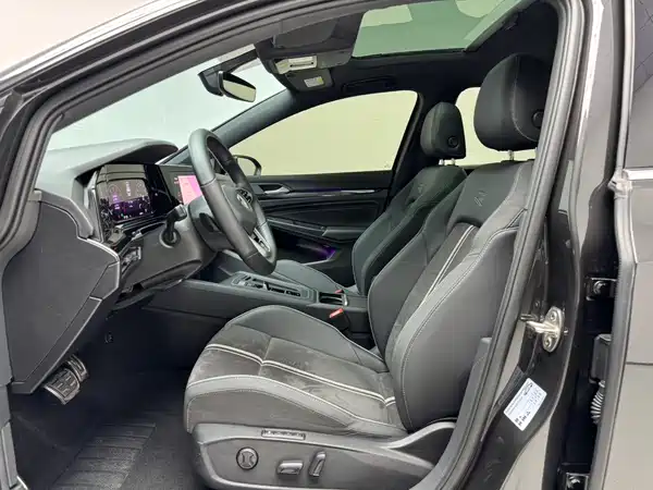 Volkswagen Golf 2023