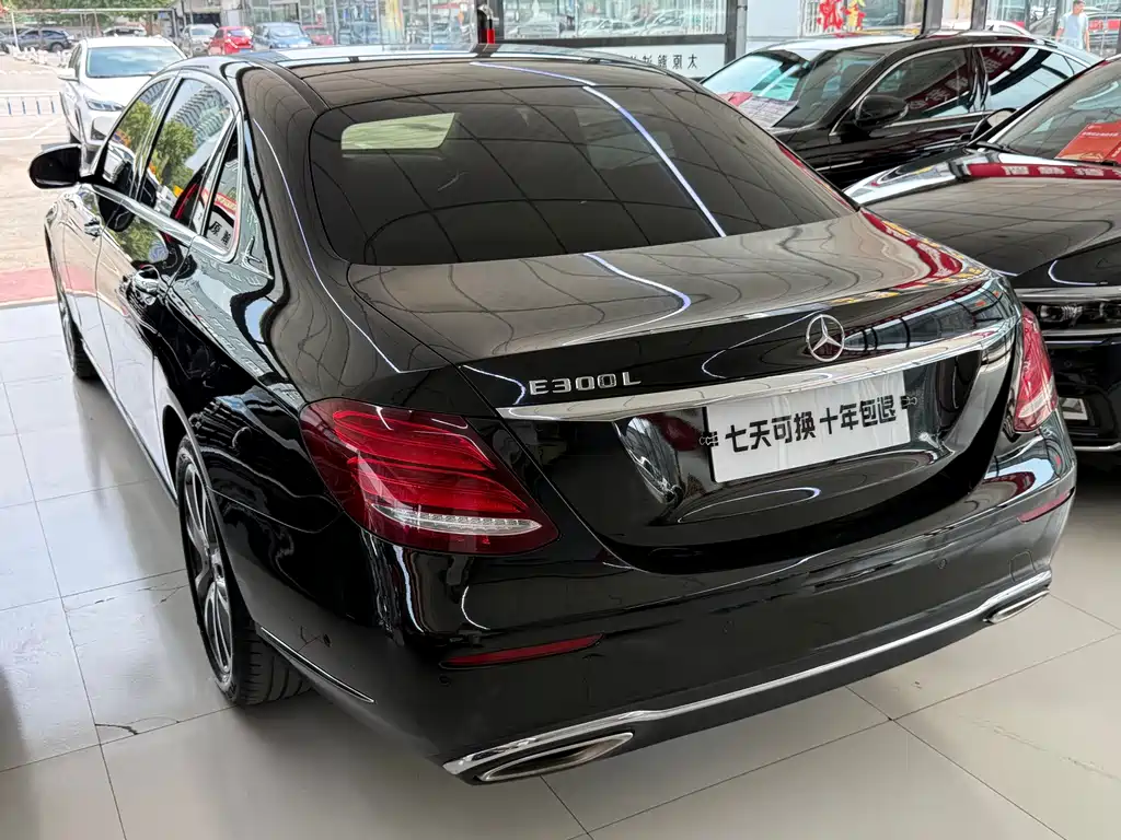 Mercedes-Benz E-Class 2018 — фото 12