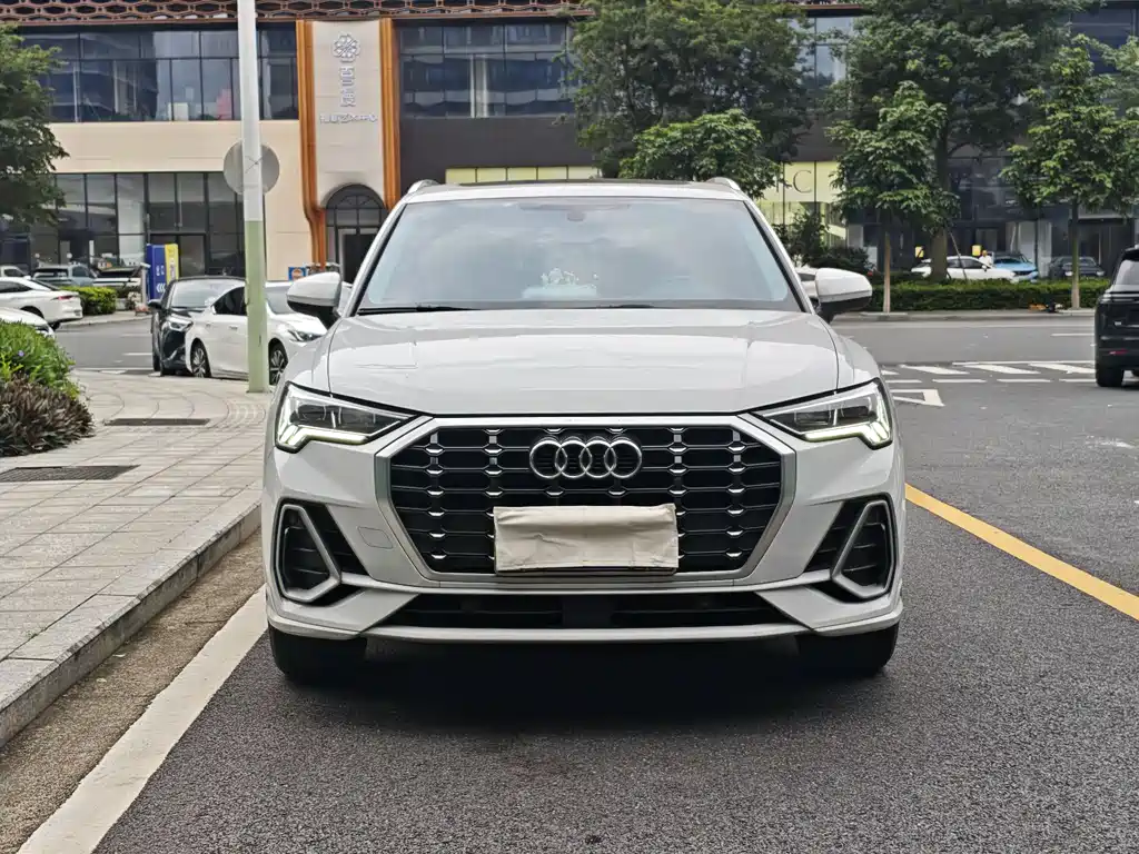 Audi Q3 2021 — фото 2