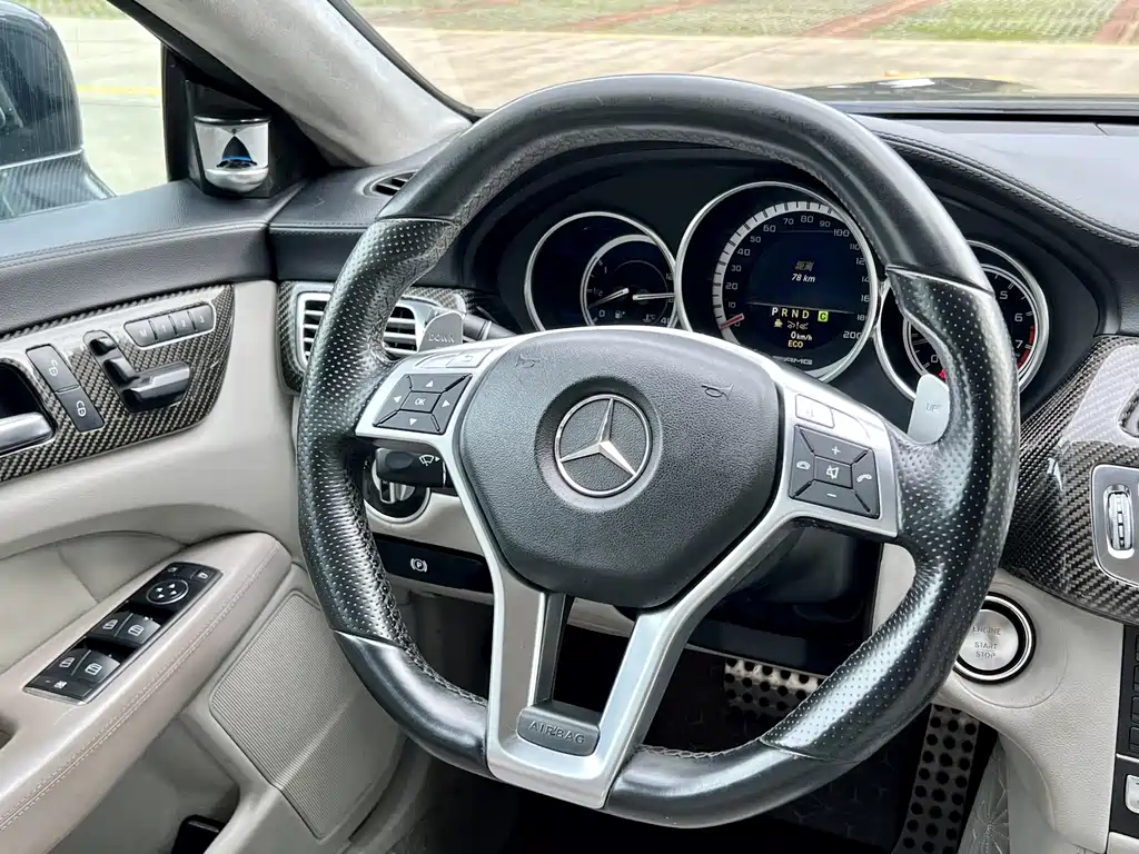 Mercedes-Benz CLS AMG 2011 — фото 8
