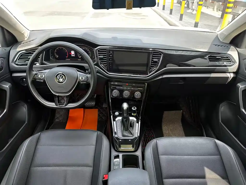 Volkswagen T-Roc 2022 — фото 11