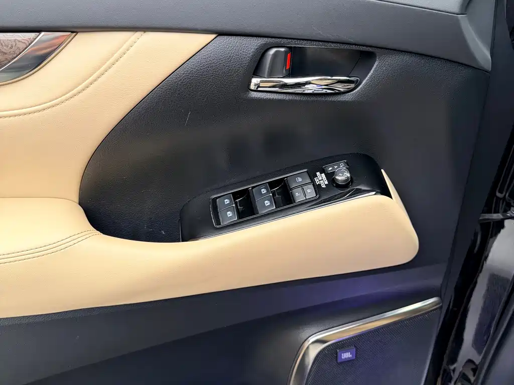 Toyota Alphard 2021 — фото 8