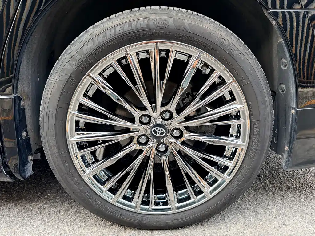 Toyota Alphard 2021 — фото 18