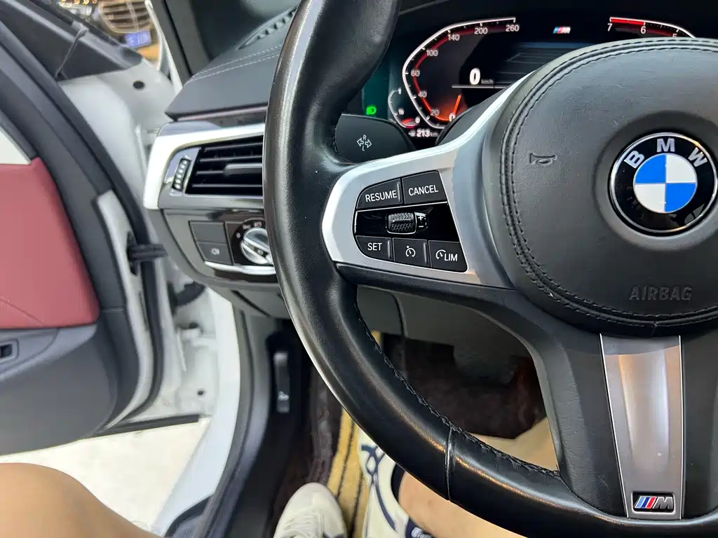 BMW 5 Series 2021 — фото 14
