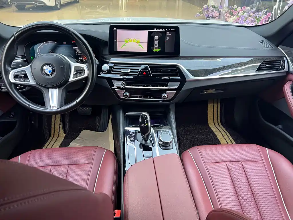 BMW 5 Series 2021 — фото 22