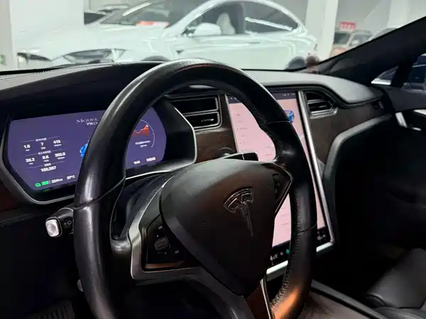 Tesla Model S 2018