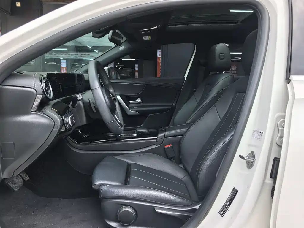 Mercedes-Benz A-Class 2021 — фото 11