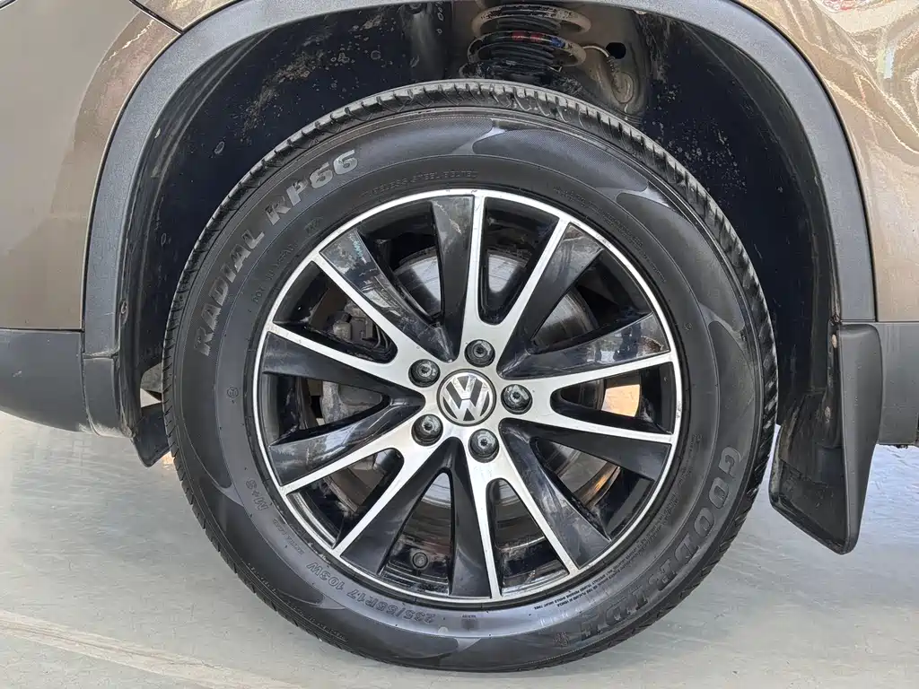 Volkswagen Tiguan 2015 — фото 29