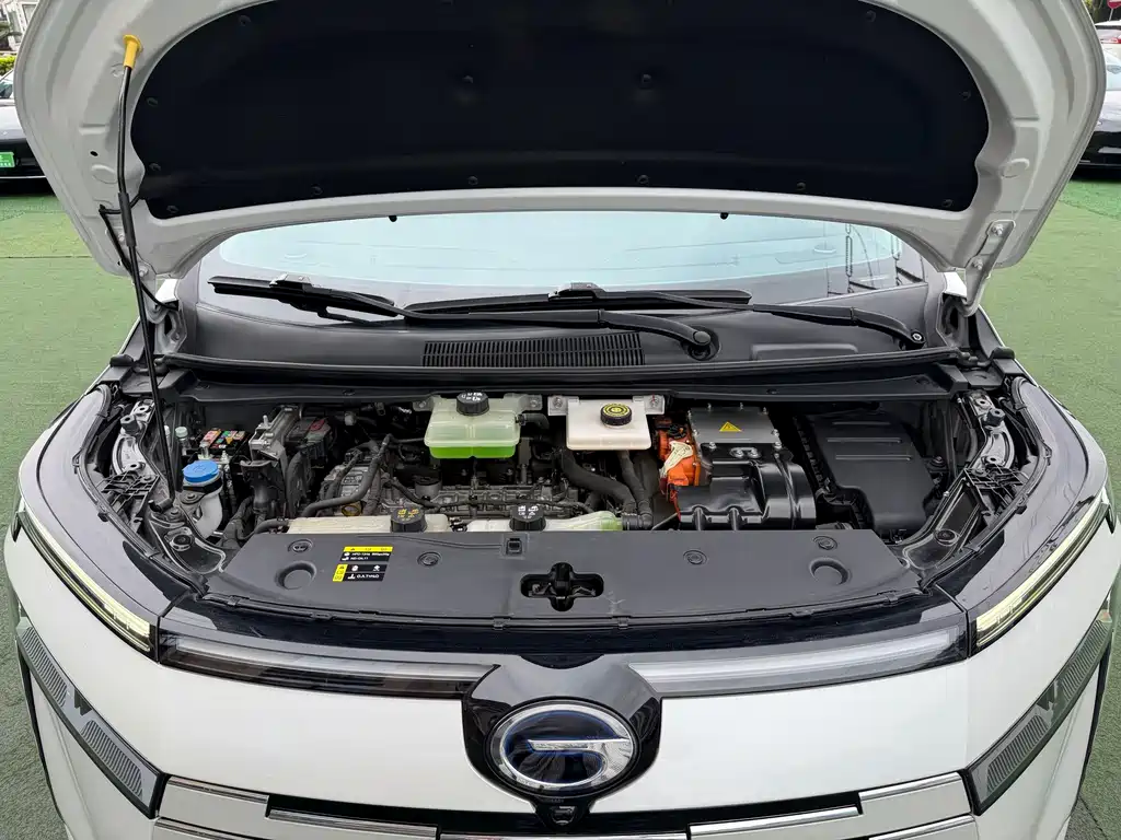 GAC Motor E8 PHEV 2024 — фото 18