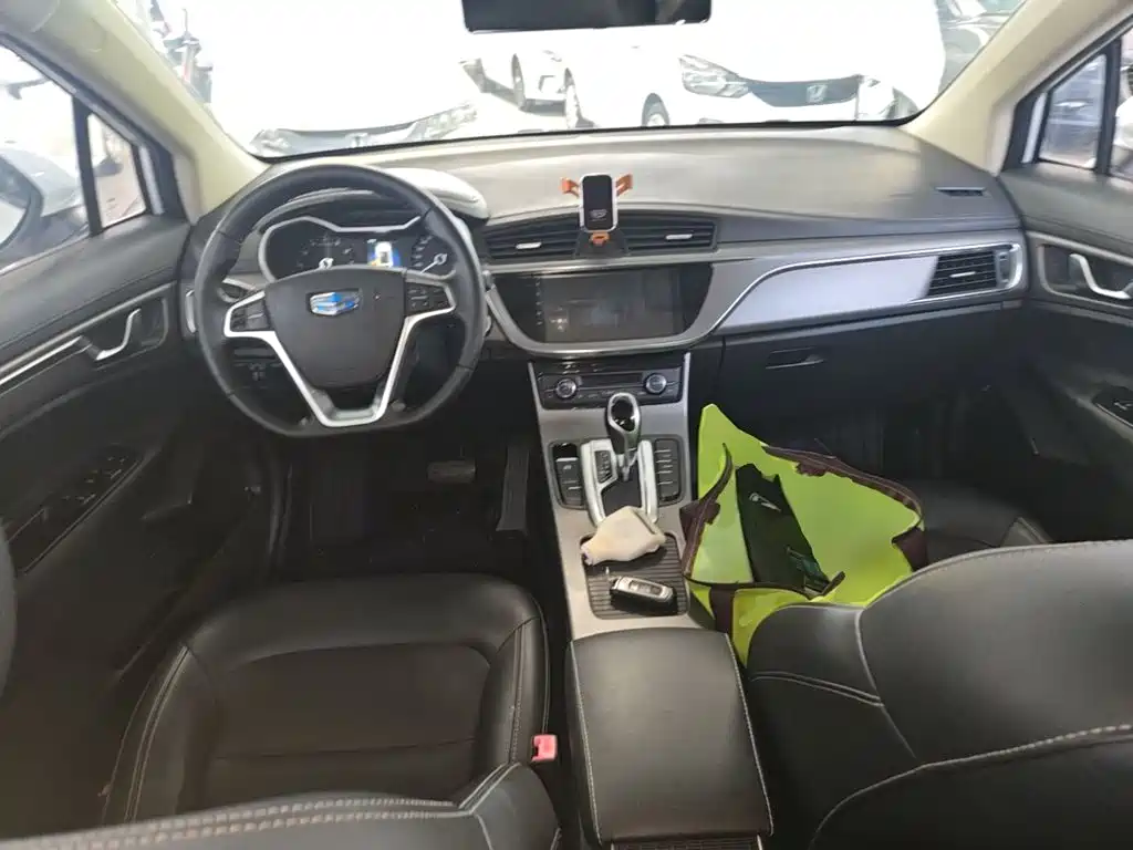 Geely Emgrand GS 2016 — фото 10