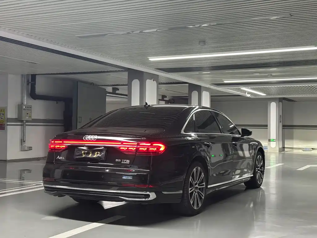 Audi A8 2023 — фото 28