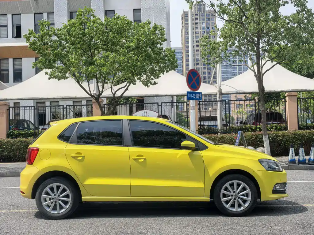 Volkswagen Polo 2015 — фото 13