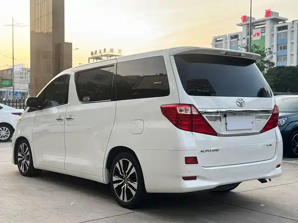 Toyota Alphard 2011