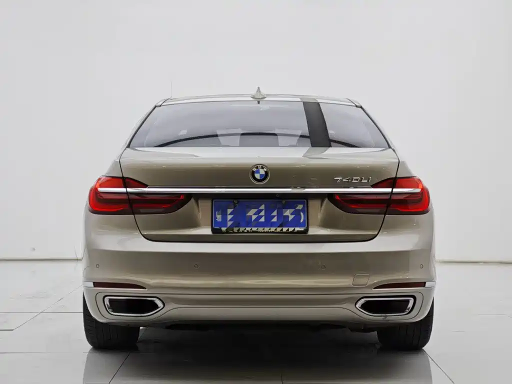 BMW 7 Series 2016 — фото 9