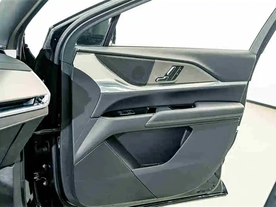 Cadillac XT5 2024 — фото 15