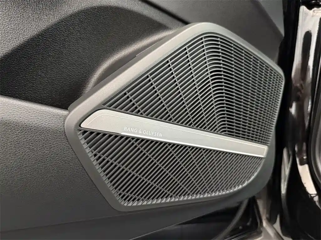 Audi SQ5 2023 — фото 12