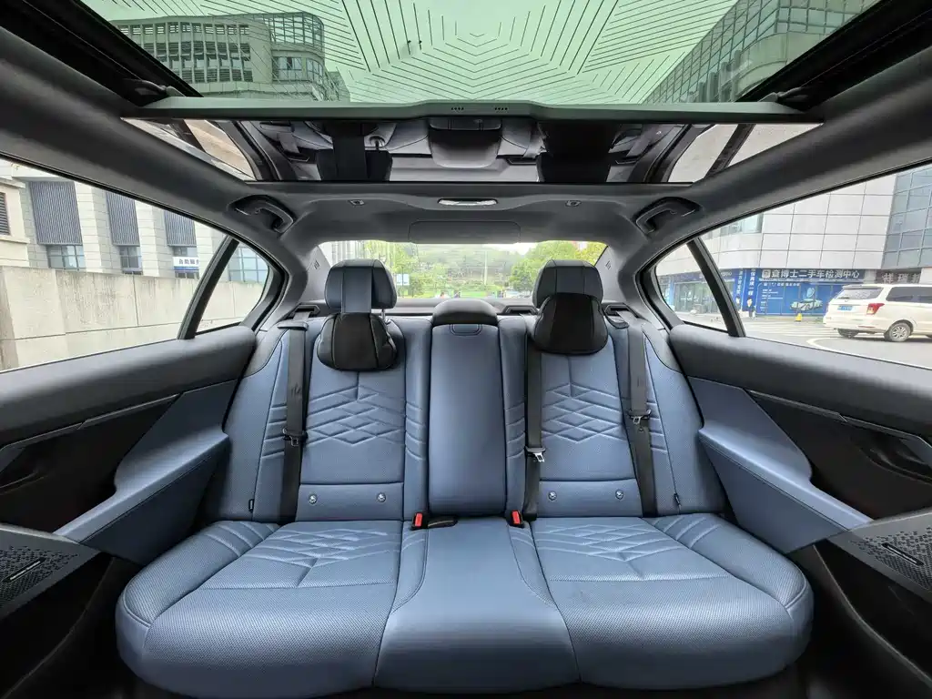 BMW i5 2025 — фото 14