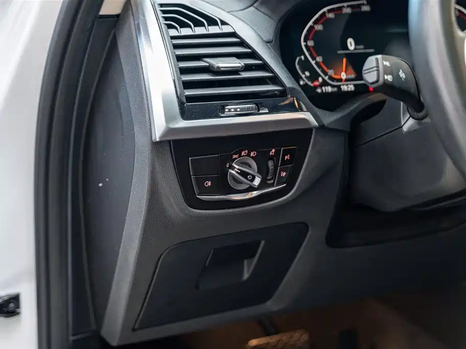 BMW X3 2020 — фото 11